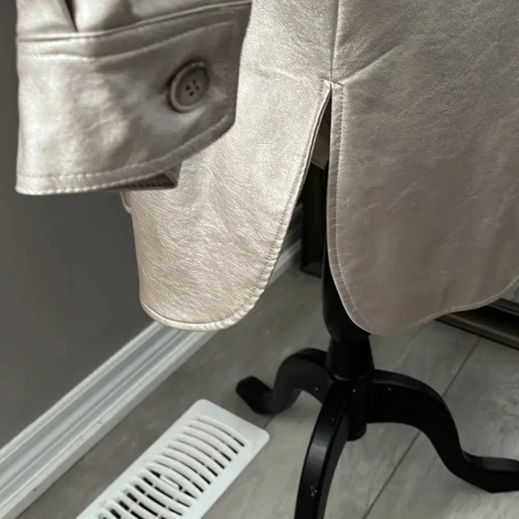 BRIAN BAILEY NWT Faux Leather Shacket Lined with Tie Belt, Size L - Picture 8 of 9